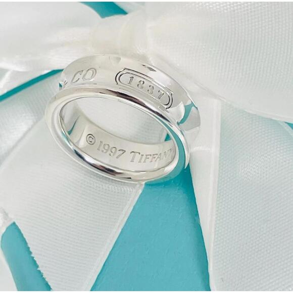 Vintage 1997 Tiffany & Co 1837 Collection 925 Sterling Silver Ring Size 6.25”